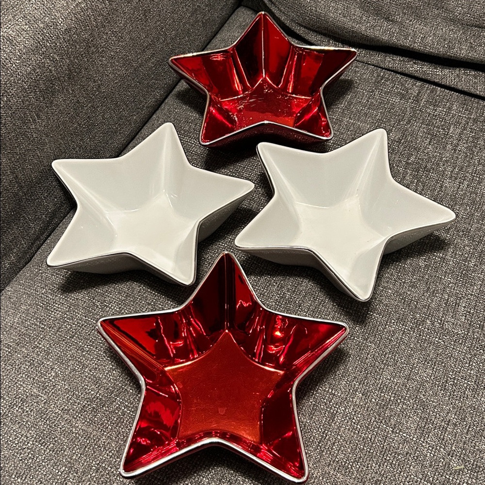 White and red foil Star-Shaped Ceramic Bowl set. Four bowls.